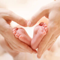 Baby-feet-in-mother-hands